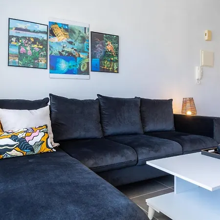 Diamond's 2-bedroom In Apartment